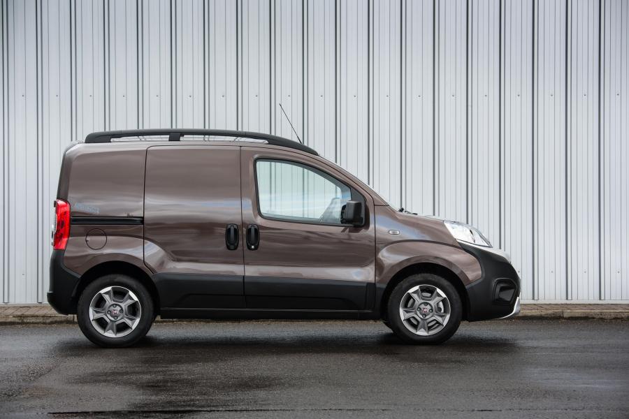  Fiat Fiorino Adventure (225) 2016 года  (UK) (фото 2 из 25)